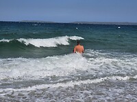 Jeroen gaat de zee in