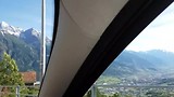 even hoog in de bergen proberen de honden uit te laten :-) (Aosta juni 2017)