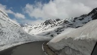 Nog veel sneeuw op de Gavia pas