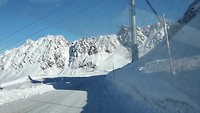 Met de auto weer naar beneden in het Kaunertal
