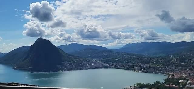 Zicht op het meer van Lugano ( augustus 2025)