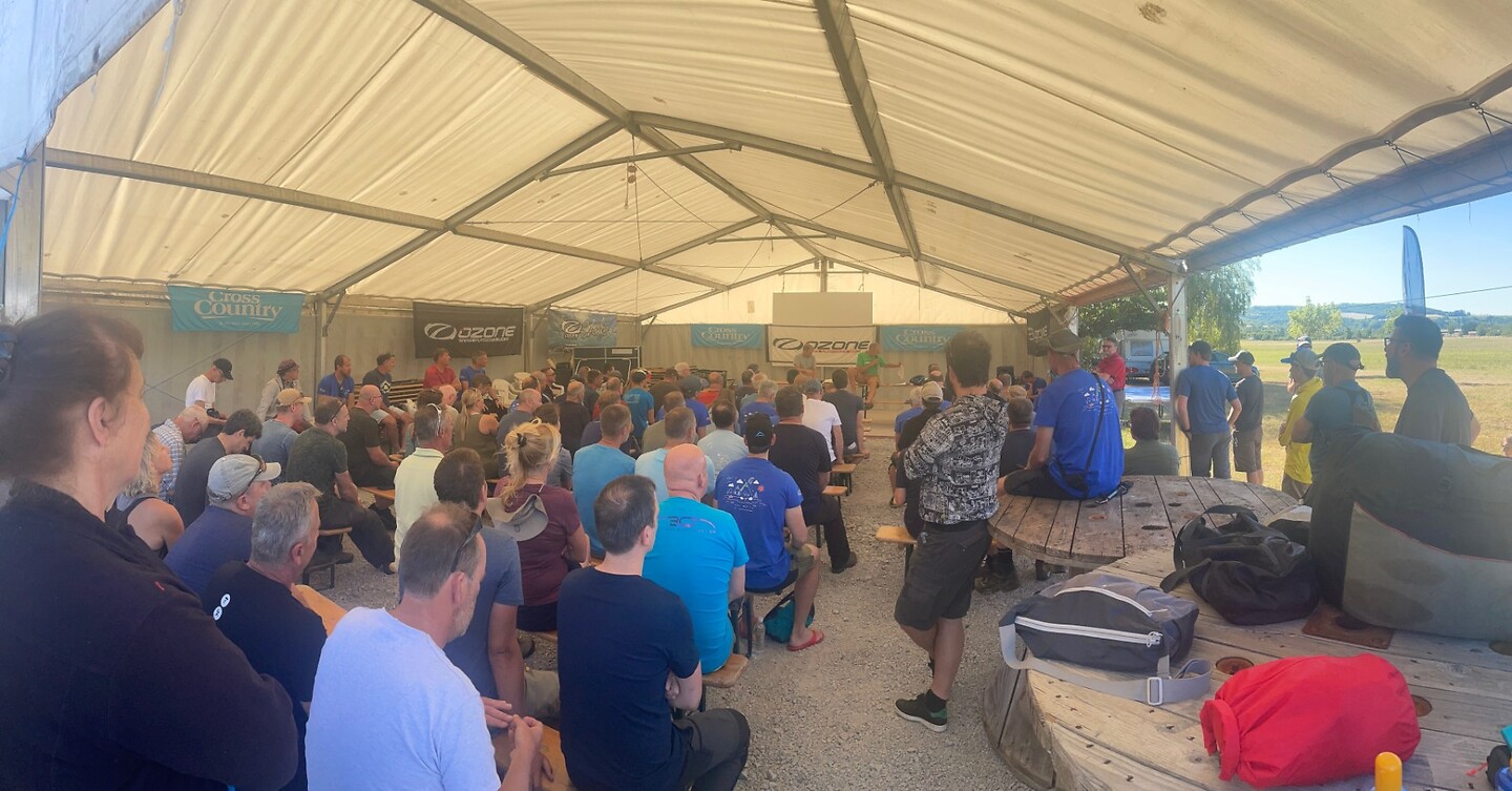 Briefing camping