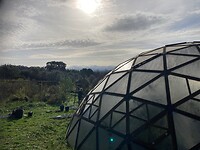 De dome met uitzicht over de vallei