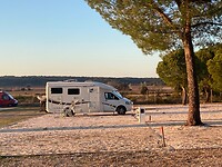 De mooie nieuwe camperplaats in Cabeção