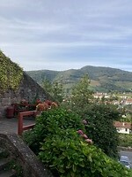 In de Pyreneeën, de laatste stop voor de wandelaars naar Santiago de Compostella de bergen over gaan