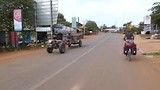 15 november - op weg naar Koh Ker, we passeren een stadje