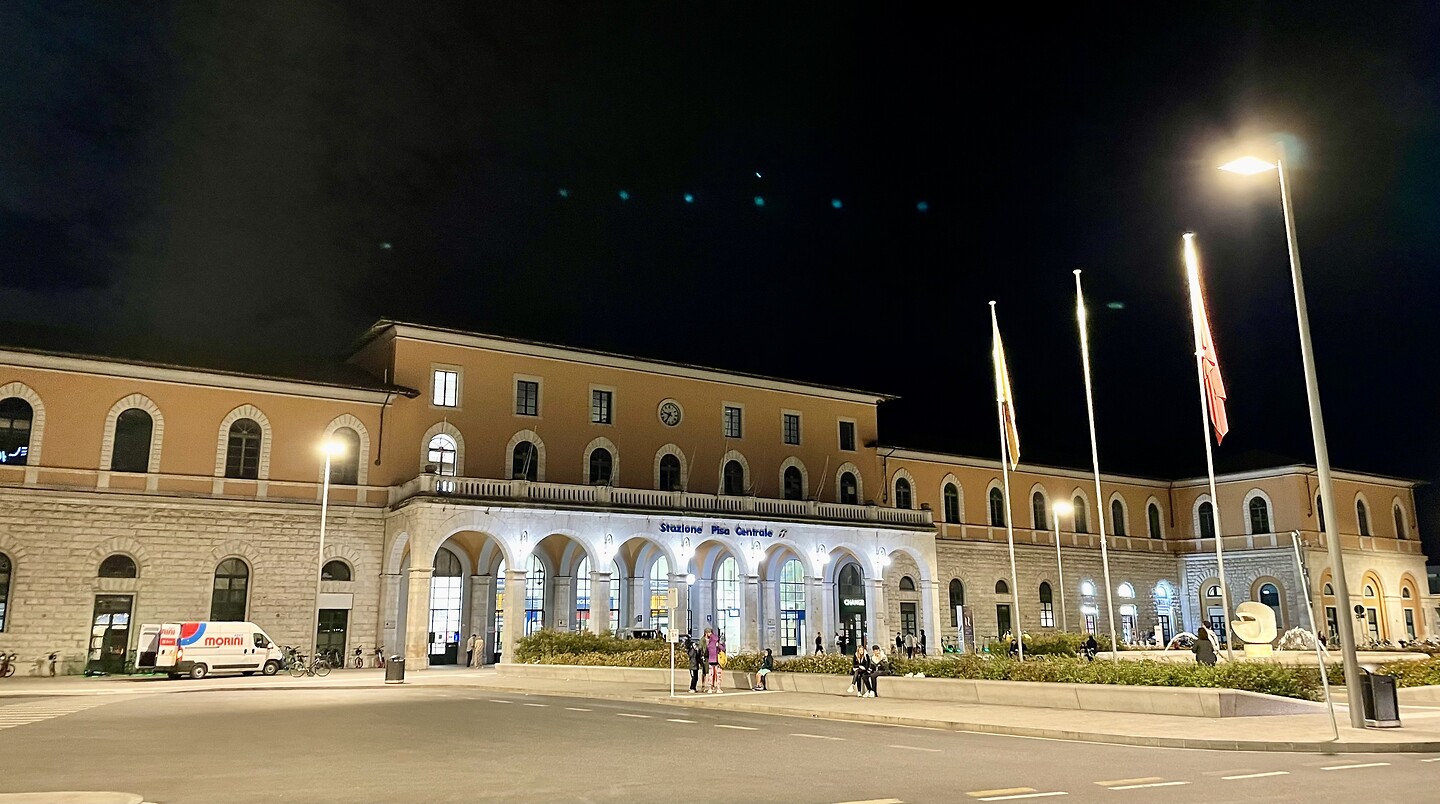 Station Pisa by night
