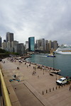 Uitzicht op Circular Quay, waar de pontjes aankomen en vertrekken