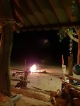 Kampvuur tijdens het diner