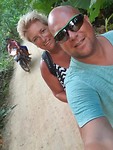 Jut en Jul op de scooter door de jungle