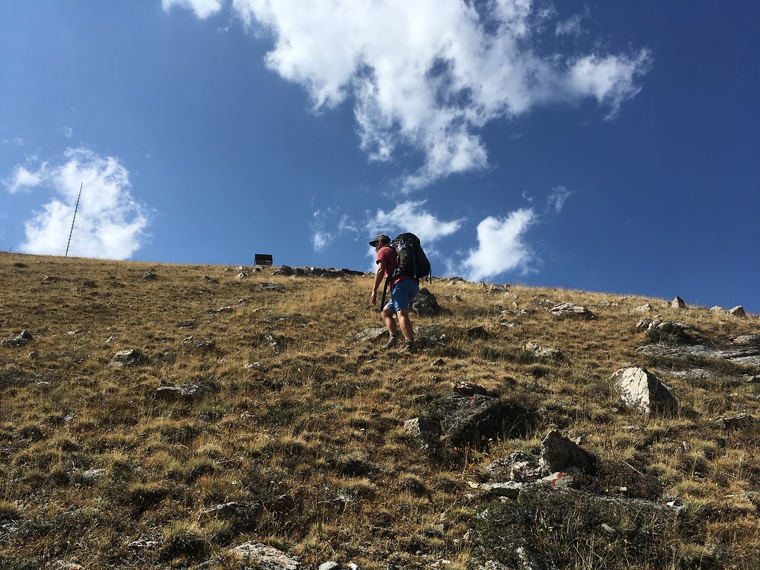 Bergop wandelen