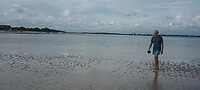 Lopen in zee. Bij Eb.