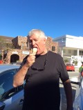 Mmmmmmm nog een baie lekker ijsje bij 30° aan zee in Plettenburg Bay