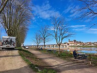 Lunchen langs de Loire in Gien