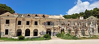 De baai met de troosteloze hotels