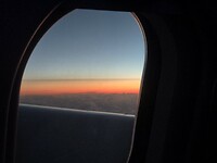Zonsopgang boven de wolken