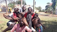 De kids van Jinja Connection