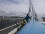 Op het hoogste punt van de brug