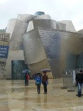 Voor het Guggenheim museum