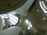 In het atrium van het museum