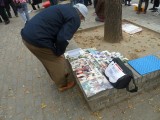 De "huwelijks markt" in Beijing waar de ouders naar de foto,s kijken van de aangeboden kandidaten