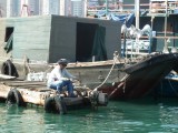 vaartocht over de rivier door Hong Kong