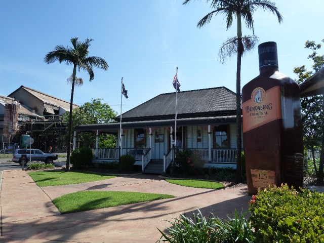 Rum fabriek in Urangan