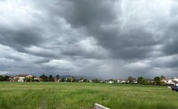Nog meer donkerte in de lucht.