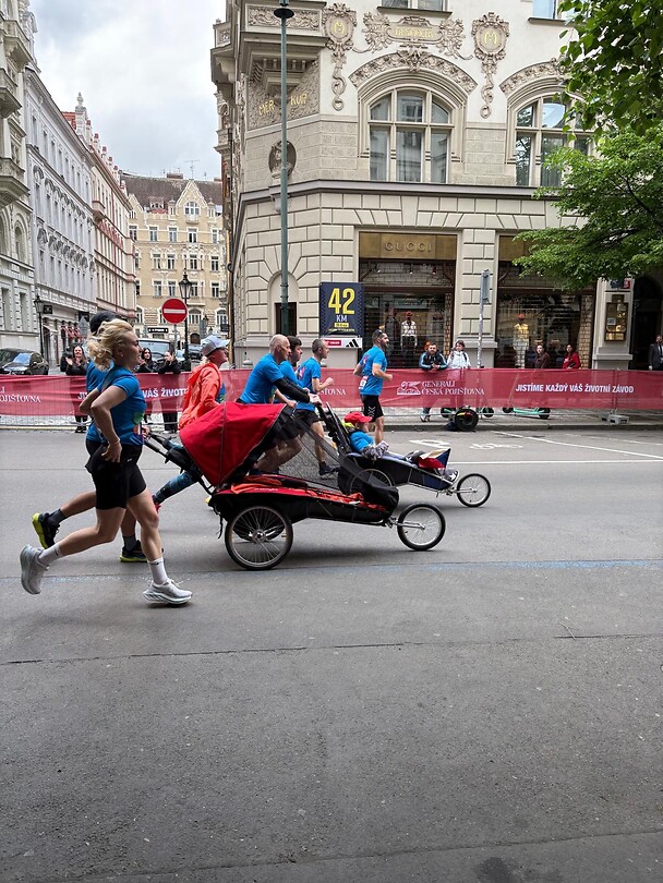 Dik applaus voor deze kanjers, die deelnemen aan de marathon