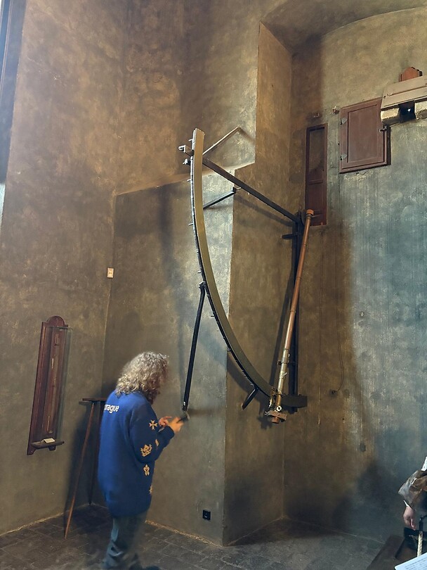 Een van de meetinstrumenten in de toren.