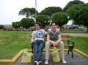 Chillen op pleintje in Lima