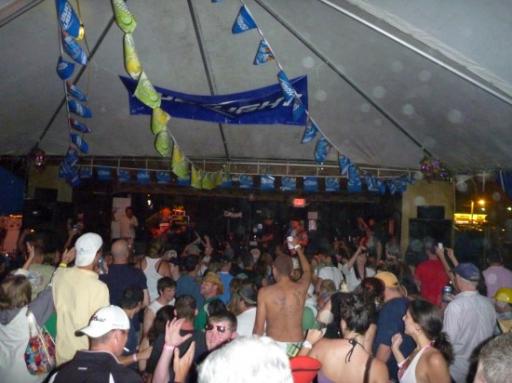 Band op Mullet Toss