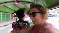 Tuktuk voor 4 personen graag