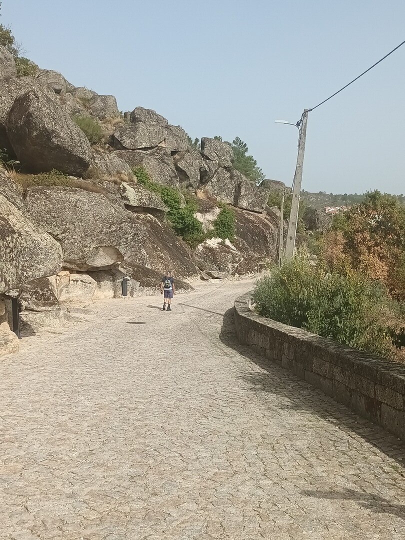 Warme wandeling naar Sorthela