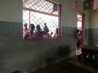 iedereen wil de blanke teacher zien