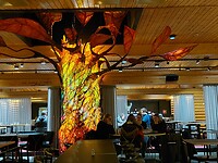 Verlichte boom in de vreetschuur