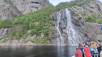Waterval in fjord