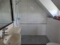 1000027112