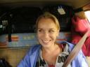 Op de achterbank in de Jeep