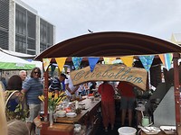 De Nederlandse kraam op de markt van Nelson
