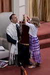 Robin doet kleed om de Torah