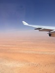 uitzicht vanuit het vliegtuig boven Mauritanie (tussenstop Nouackshot)