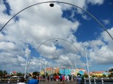 Midden op de pondjes brug