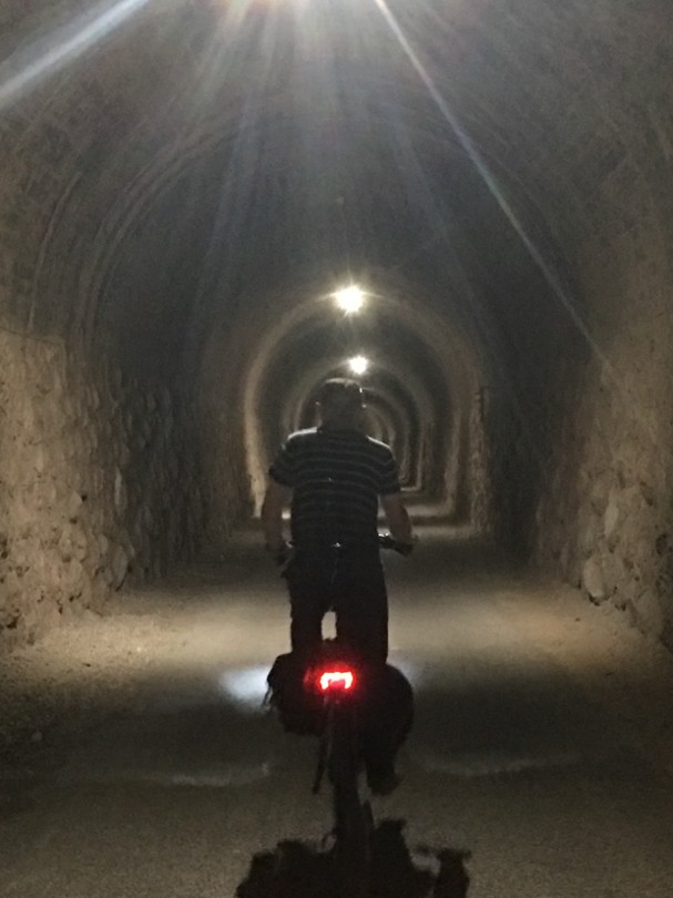 R in tunnel