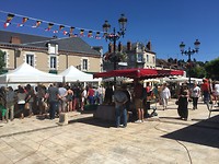 Streekproducten markt in Briare