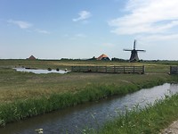 daar bij die molen, die mooie molen...