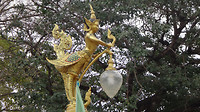 Lantaarnpaal ornament te Savannakhet