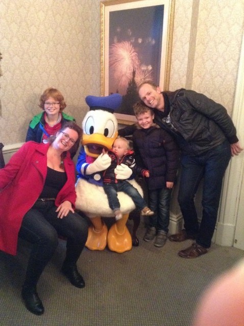 Groepsknuffel  met Donald