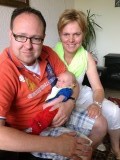 Eindelijk kan ik mijn oom en tante knuffelen!