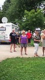Kareltje verrast met ontbijtje